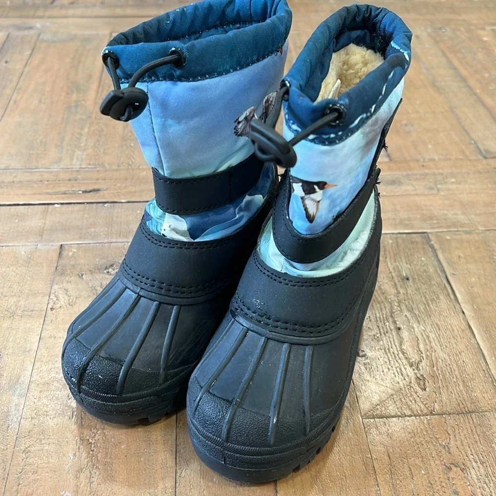 Molo driven arctic landscape snow boots